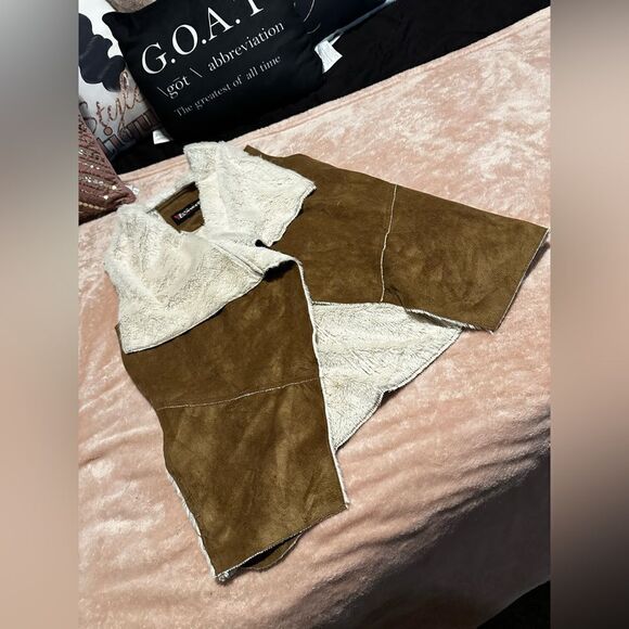 Sherpa and Suede Faux Leather Vest! - Picture 2 of 5